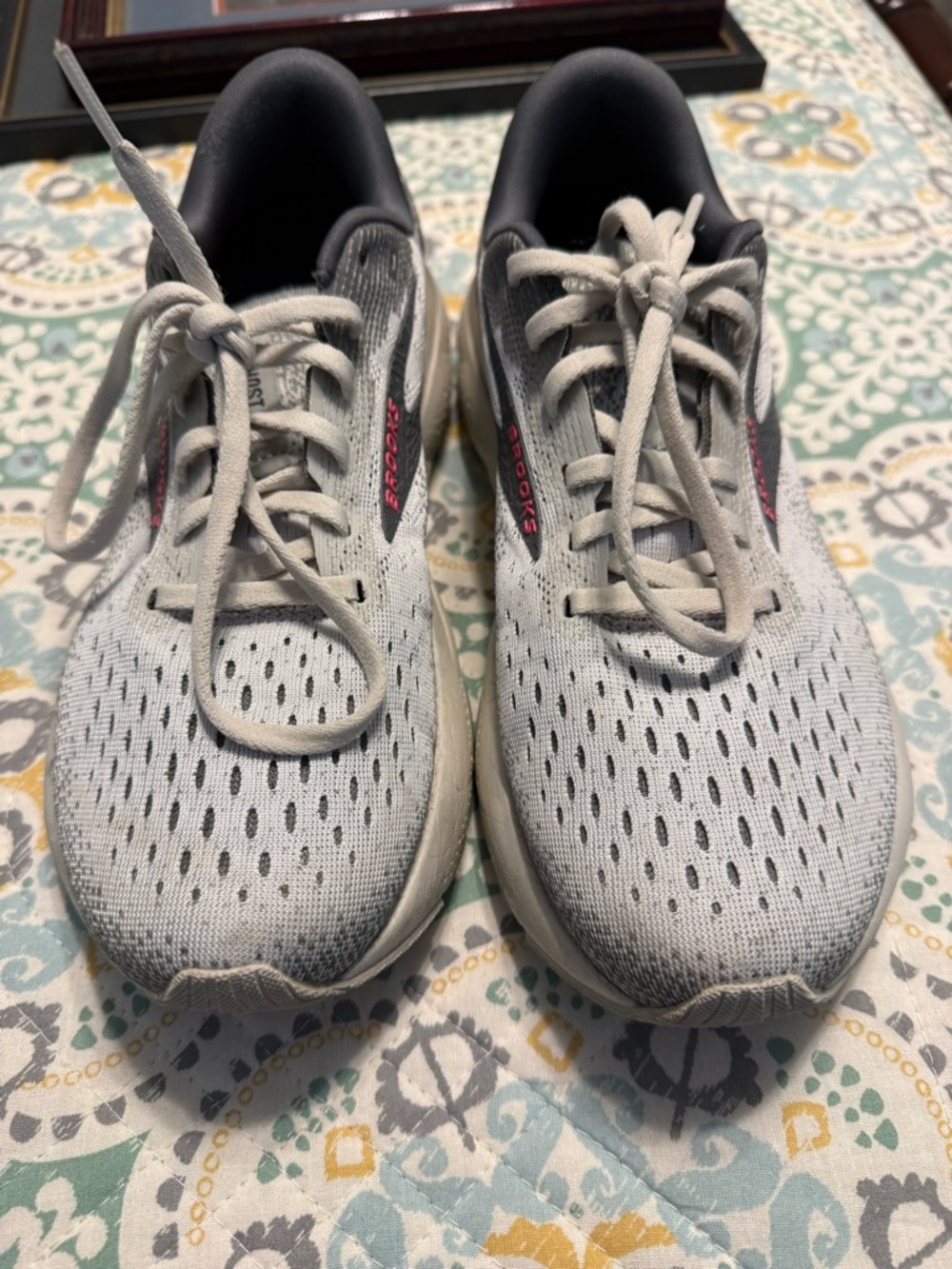 Brooks Ghost Gray and Pink Women's Sneakers Size 8.5